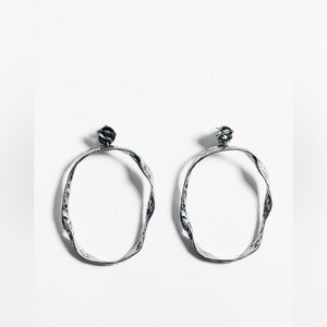 ZARA IRREGULAR HOOP EARRINGS LIMITED EDITION NWT ✨✨✨✨ Celeb style